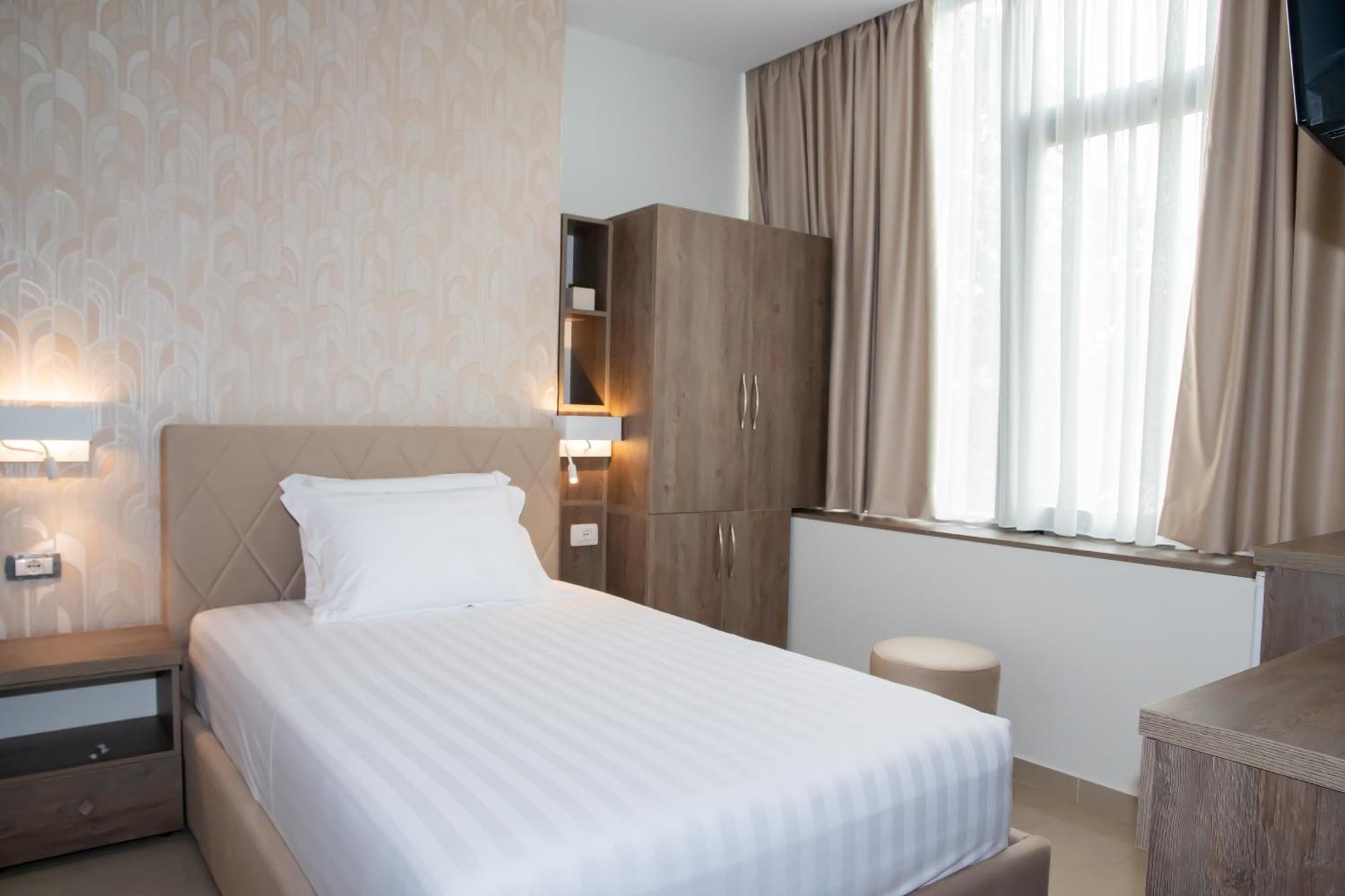 Alv Rent Rooms Vlorë Exteriér fotografie