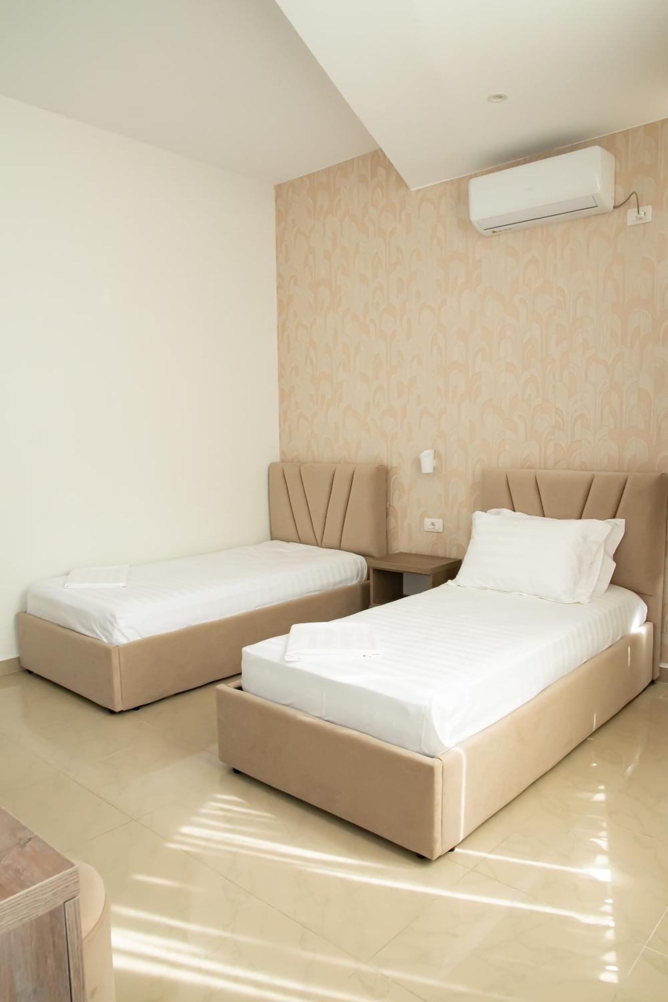 Alv Rent Rooms Vlorë Exteriér fotografie