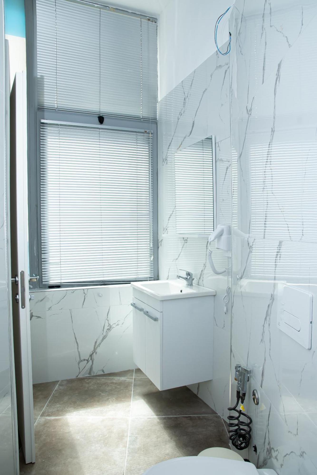 Alv Rent Rooms Vlorë Exteriér fotografie