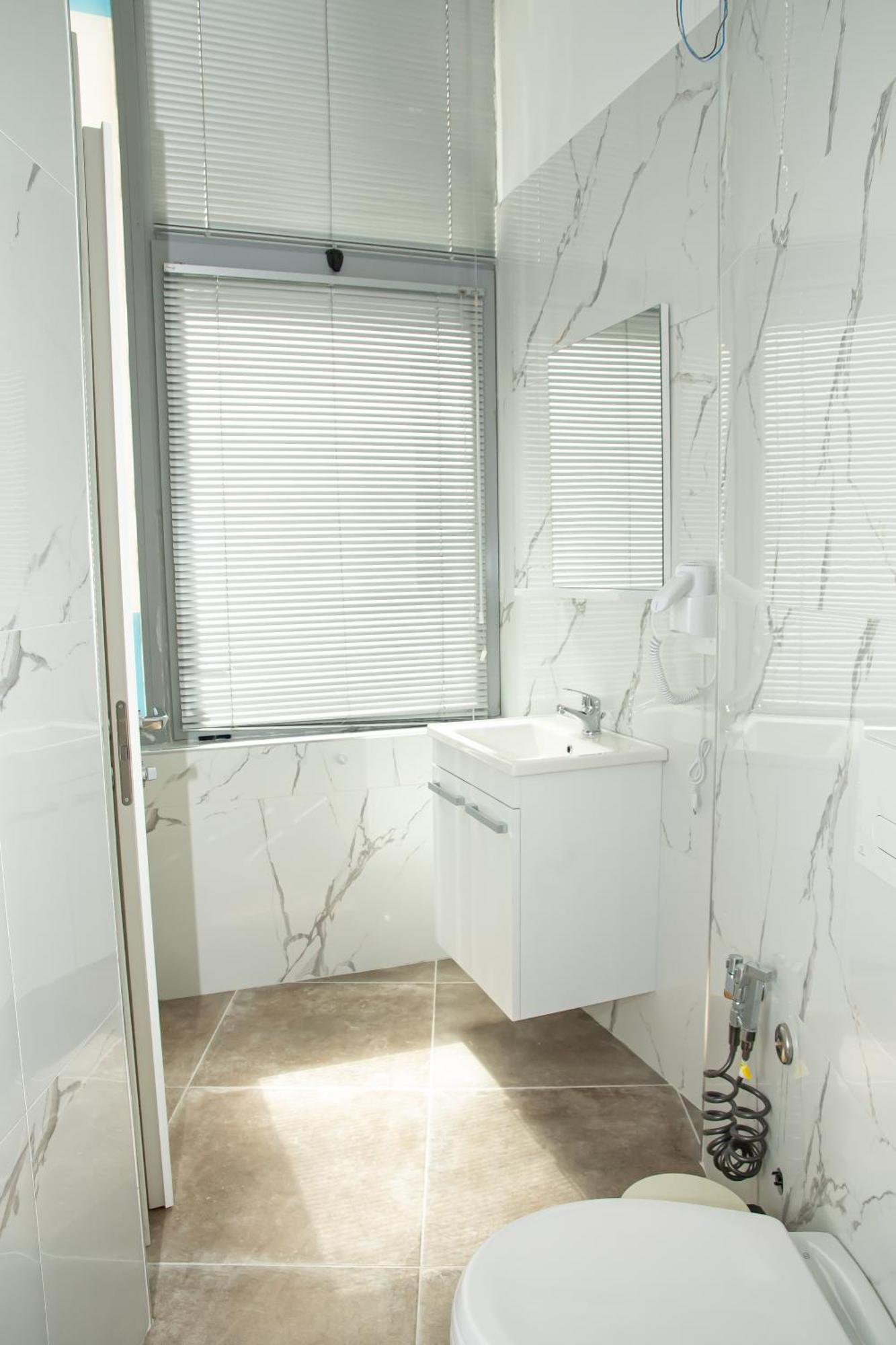 Alv Rent Rooms Vlorë Exteriér fotografie
