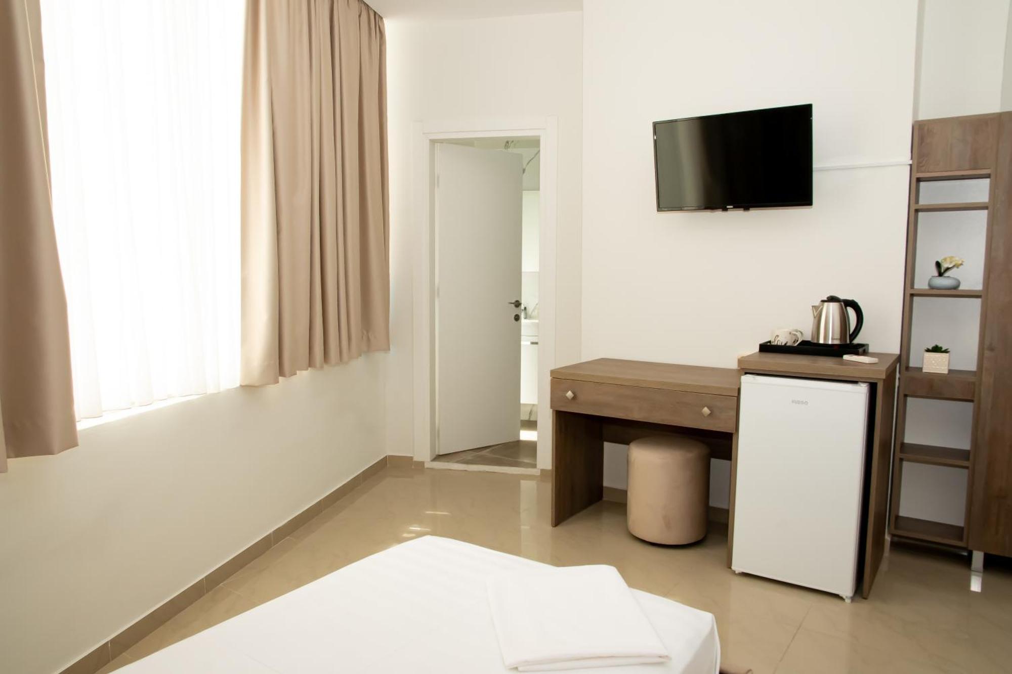 Alv Rent Rooms Vlorë Exteriér fotografie