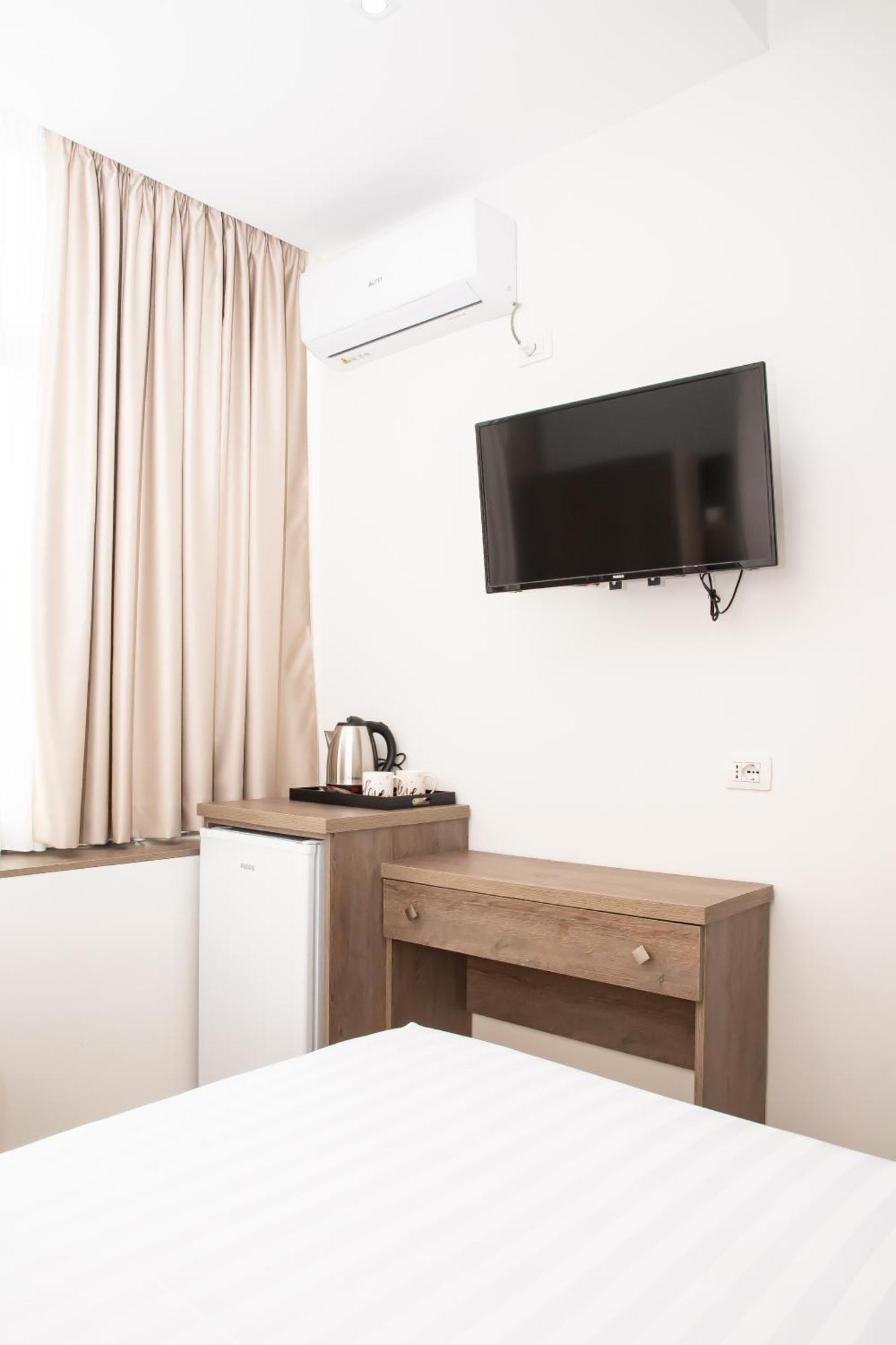 Alv Rent Rooms Vlorë Exteriér fotografie