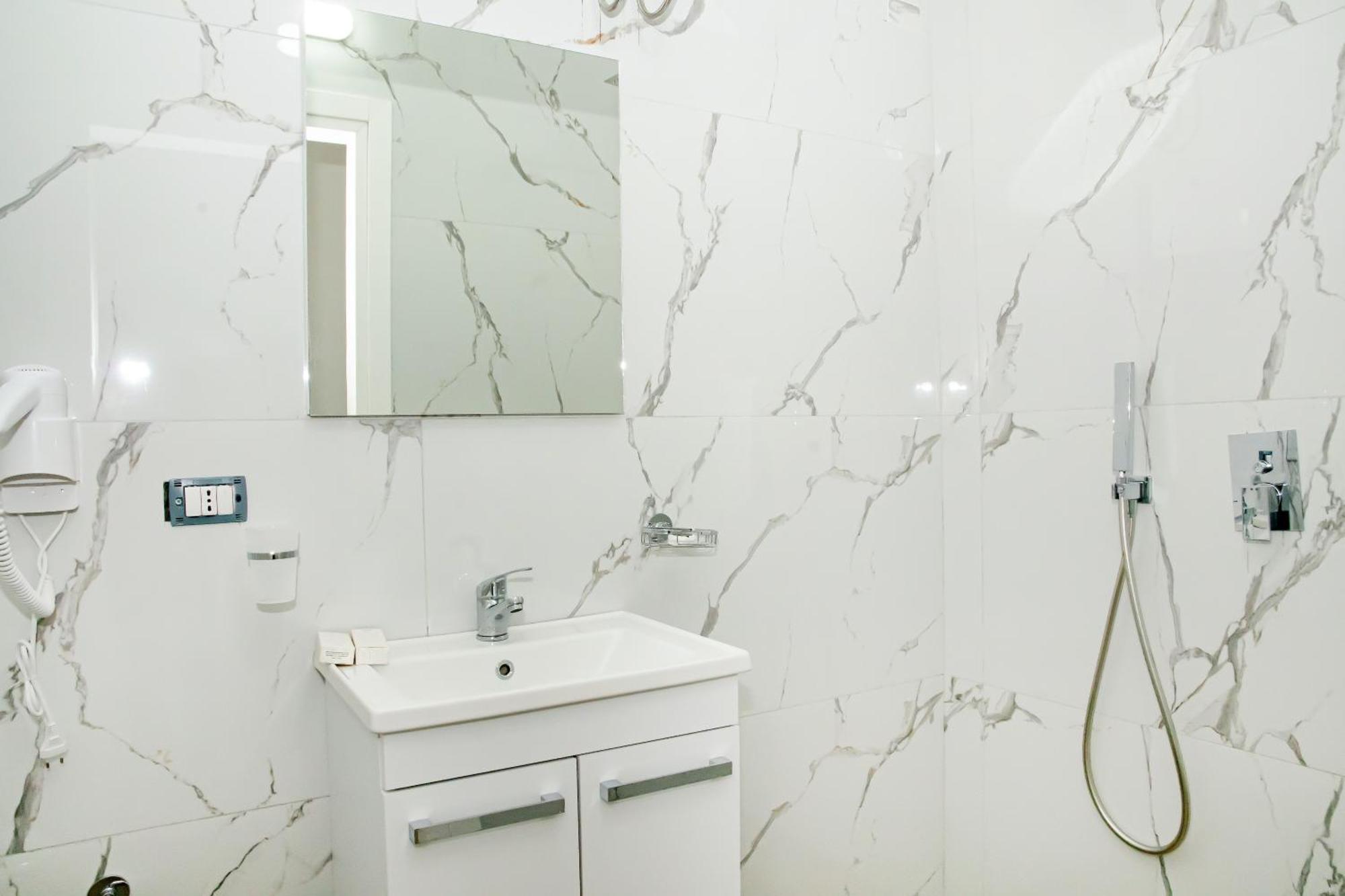 Alv Rent Rooms Vlorë Exteriér fotografie