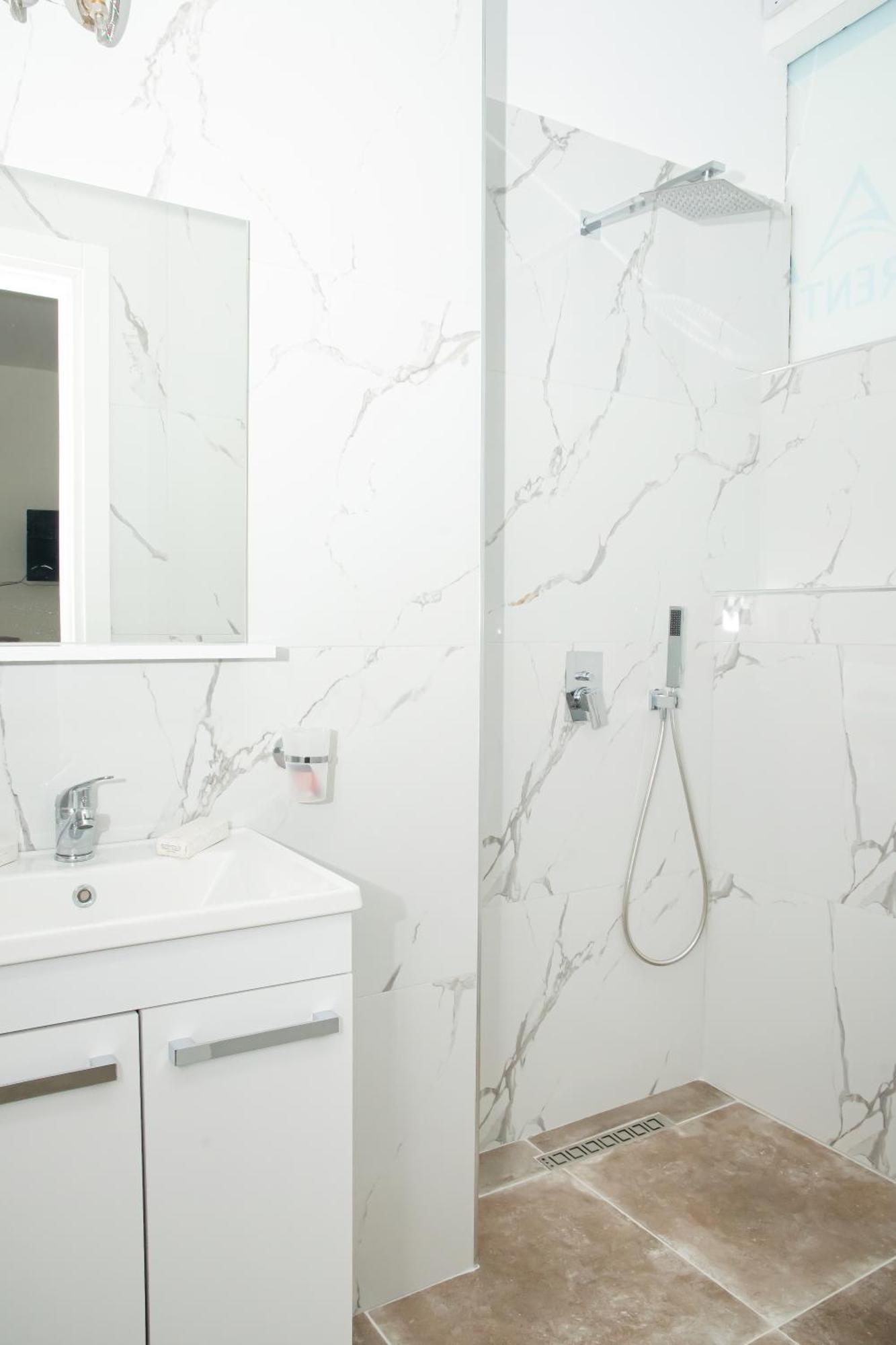 Alv Rent Rooms Vlorë Exteriér fotografie